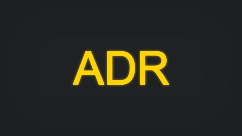 Kontrollleuchte mit Schriftzug ADR leuchtet gelb