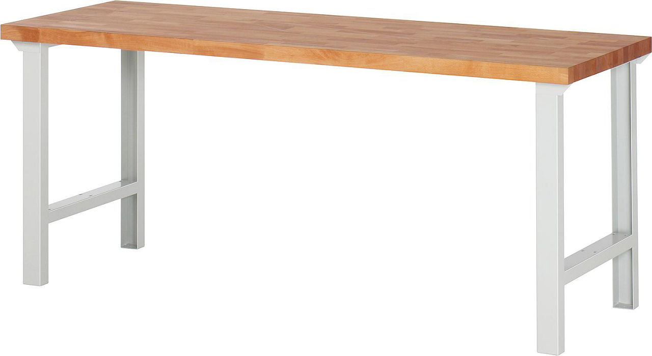 81 032 27