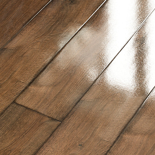 Wickes Chenai Dark Oak High Gloss Laminate Flooring 2 19m2 Pack Wickes Co Uk