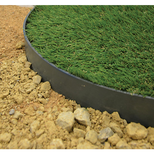 Flexible Lawn Edging Strip With 8 Plastic Anchoring Stakes Wickes Co Uk