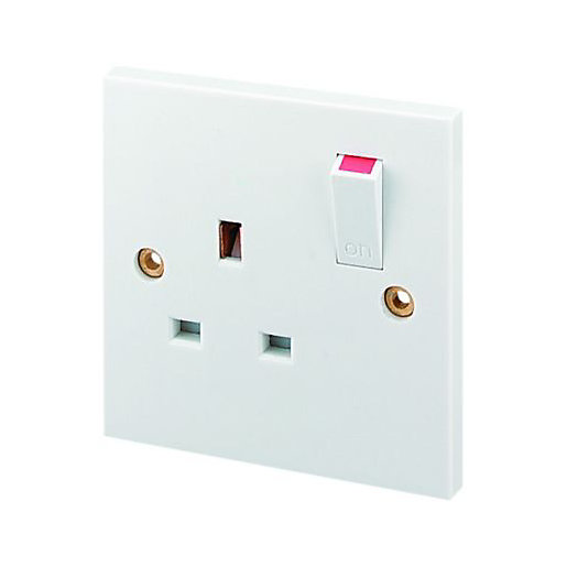 Wickes 13 Amp Single Switched Plug Socket White Wickes.co.uk