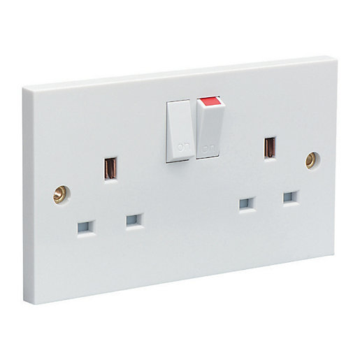 Wickes 13a Twin Switched Plug Sockets White Pack Of 10 Wickes Co Uk