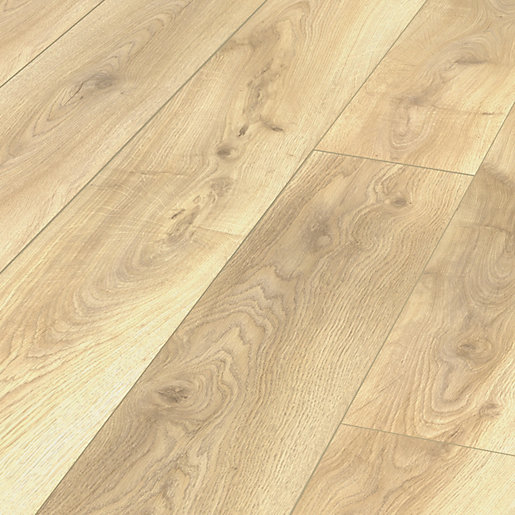Clovelly Light Oak Laminate Flooring 1 48m2 Wickes Co Uk
