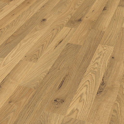 Wickes Oak Laminate Flooring 2 5m2 Pack Wickes Co Uk