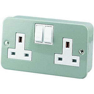 Wickes Metal Clad 2 Gang Switched Socket - Grey