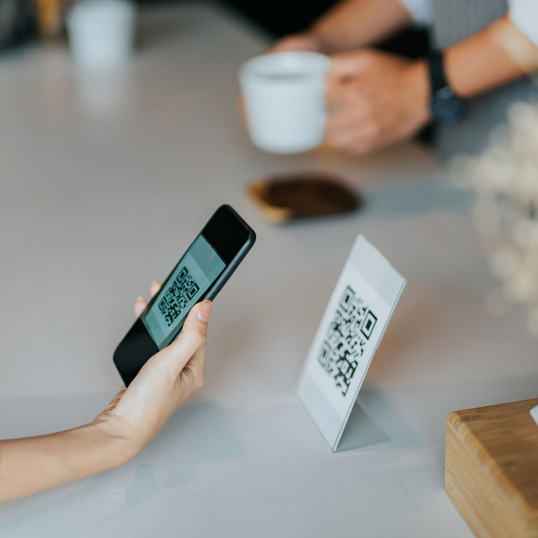 img-full-scan-the-qr-code-to-pay-on-phone.jpg