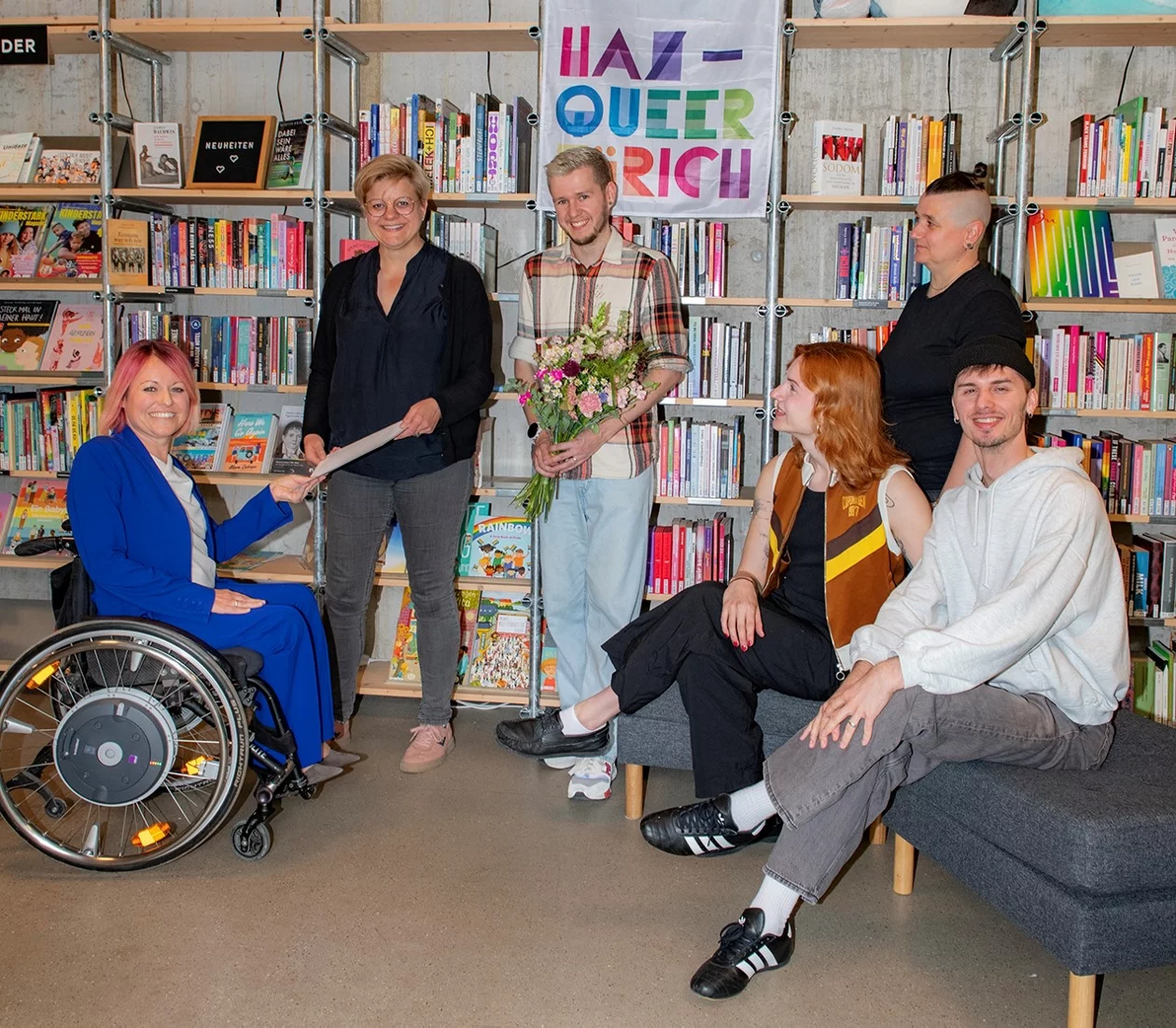 Übergabe Gratulationsschreiben HAZ