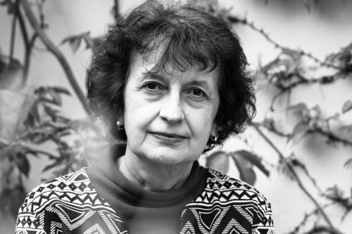 Porträt von Iris Szeghy