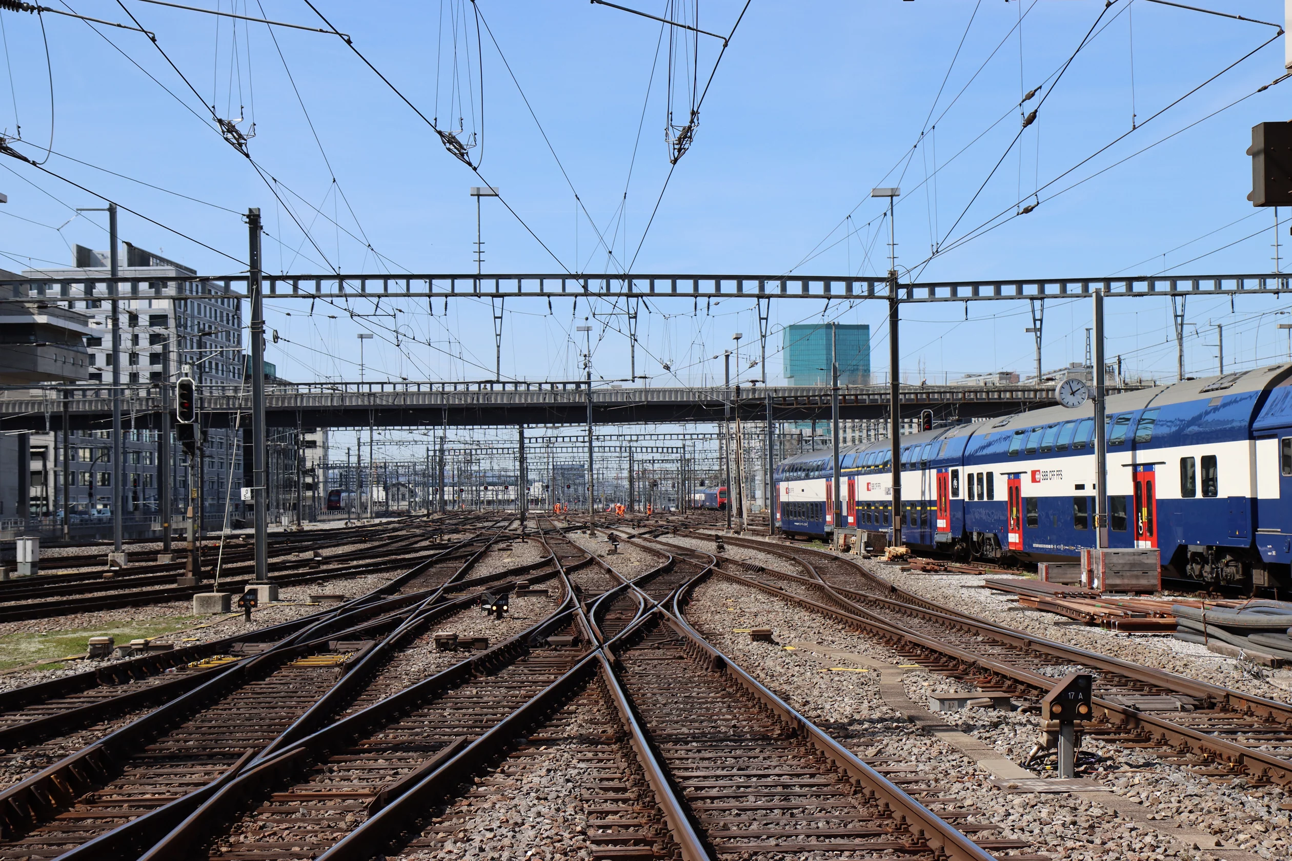Sicht auf den Negrellisteg vom Hauptbahnhof Zürich