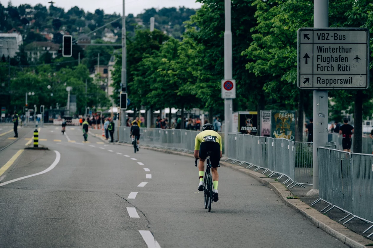 Radfahrer auf der Strasse