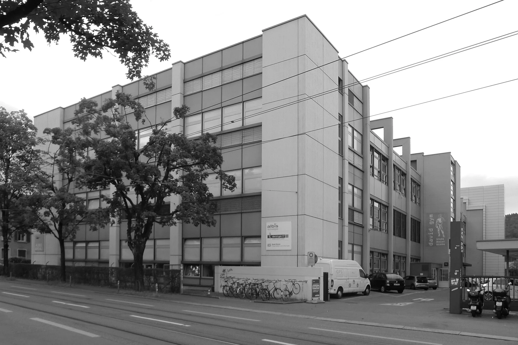 Blick von der Albisriederstrasse auf das Albis-Areal.