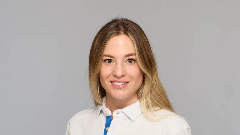 Alexandra Suter