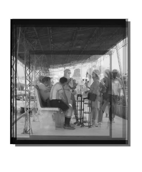 U5, Tourist*innen, Überlagerung von Fotografien von Leonore Mau, 2025 