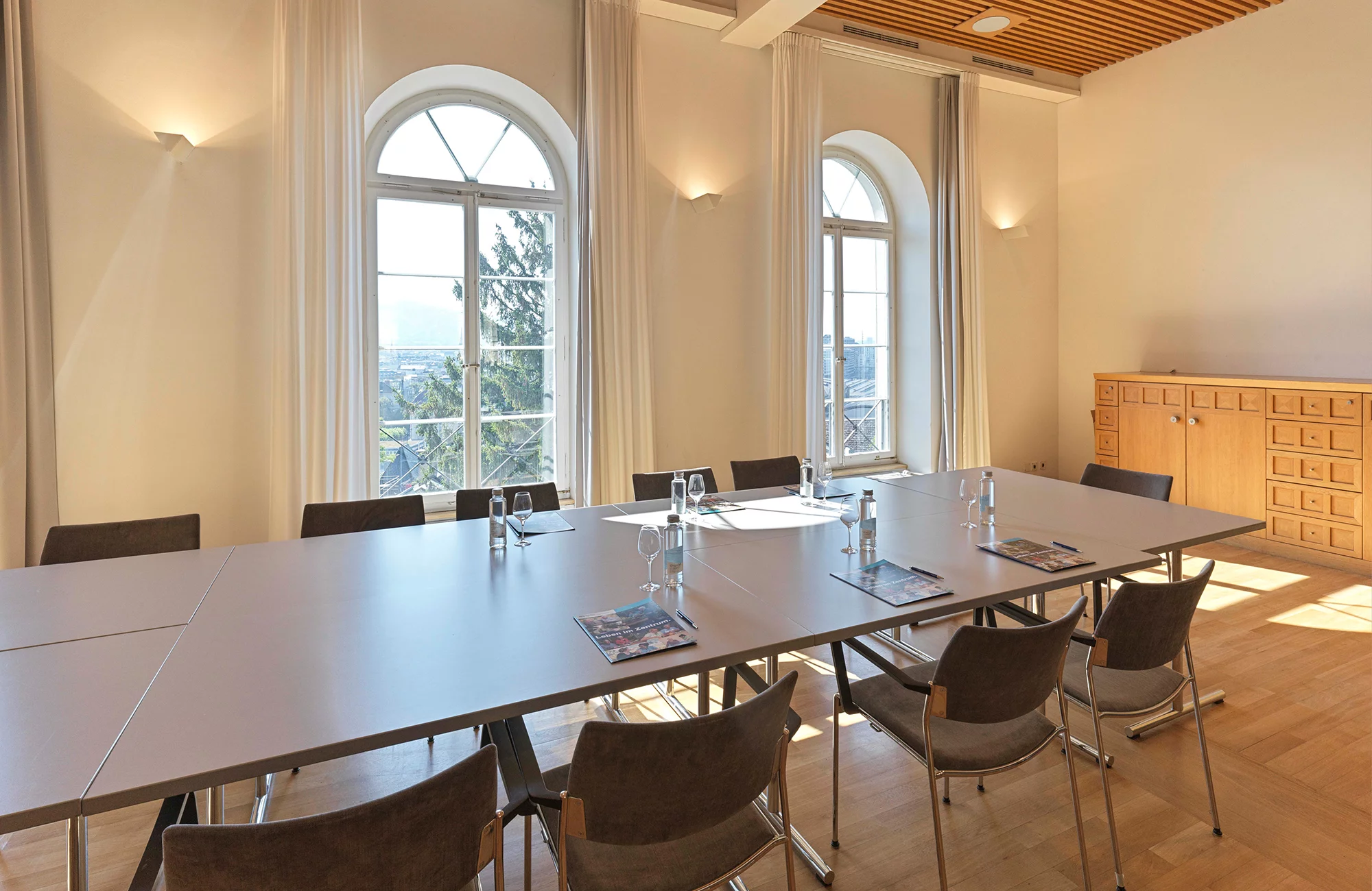 Sitzungszimmer im Gesundheitszentrum für das Alter Bürgerasyl-Pfrundhaus
