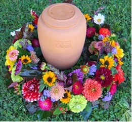 Saisonaler Blumenkranz