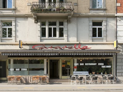 Caravelle von aussen an der Stauffacherstrasse