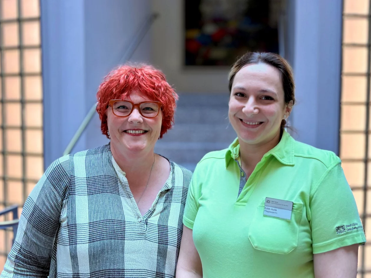 Claudia Kuster, Leiterin Pflegedienst, und Edith Holik, Pflegeexpertin