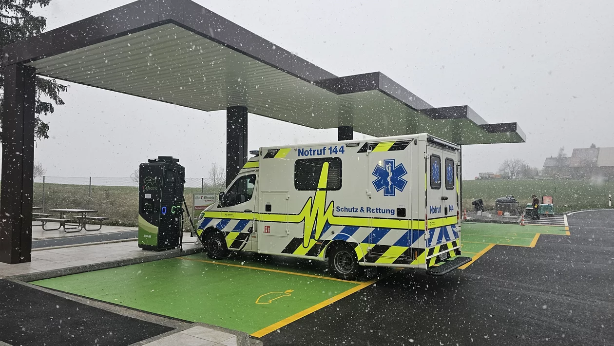 E-Rettungswagen Mercedes-Benz WAS AMB T1