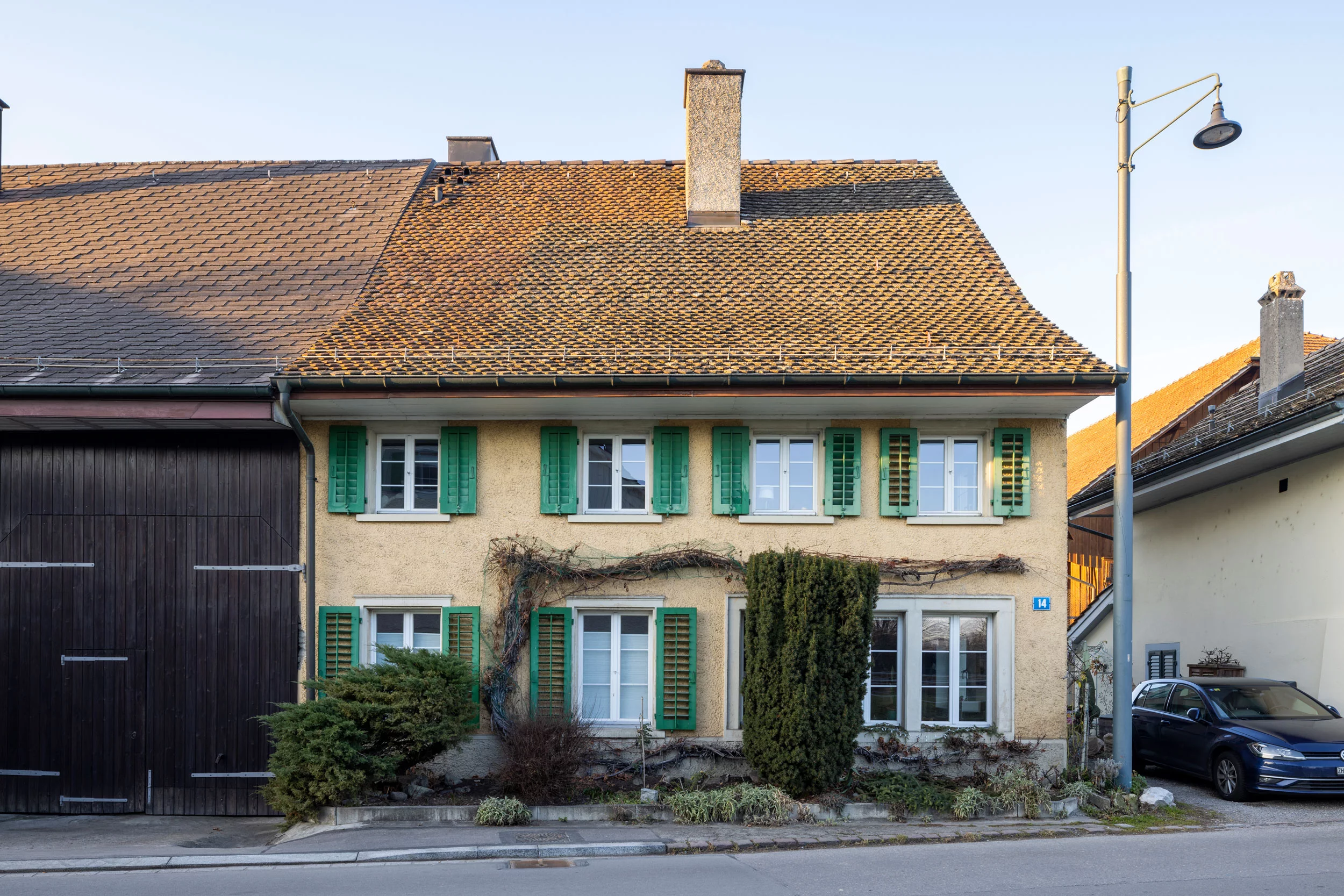 Aussenansicht des Einfamilienhauses im Kreis 11