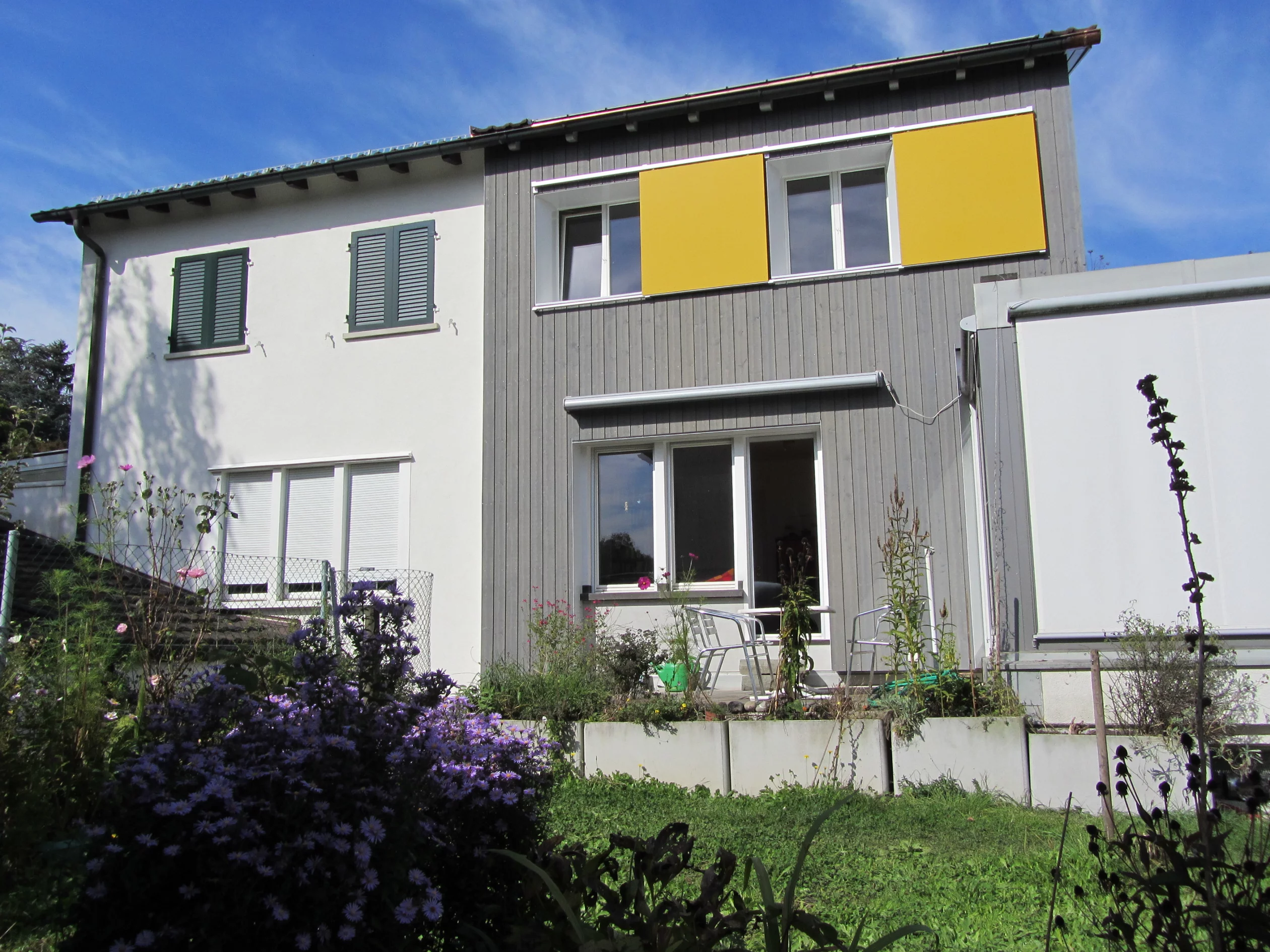 Aussenansicht des Einfamilienhauses im Kreis 9