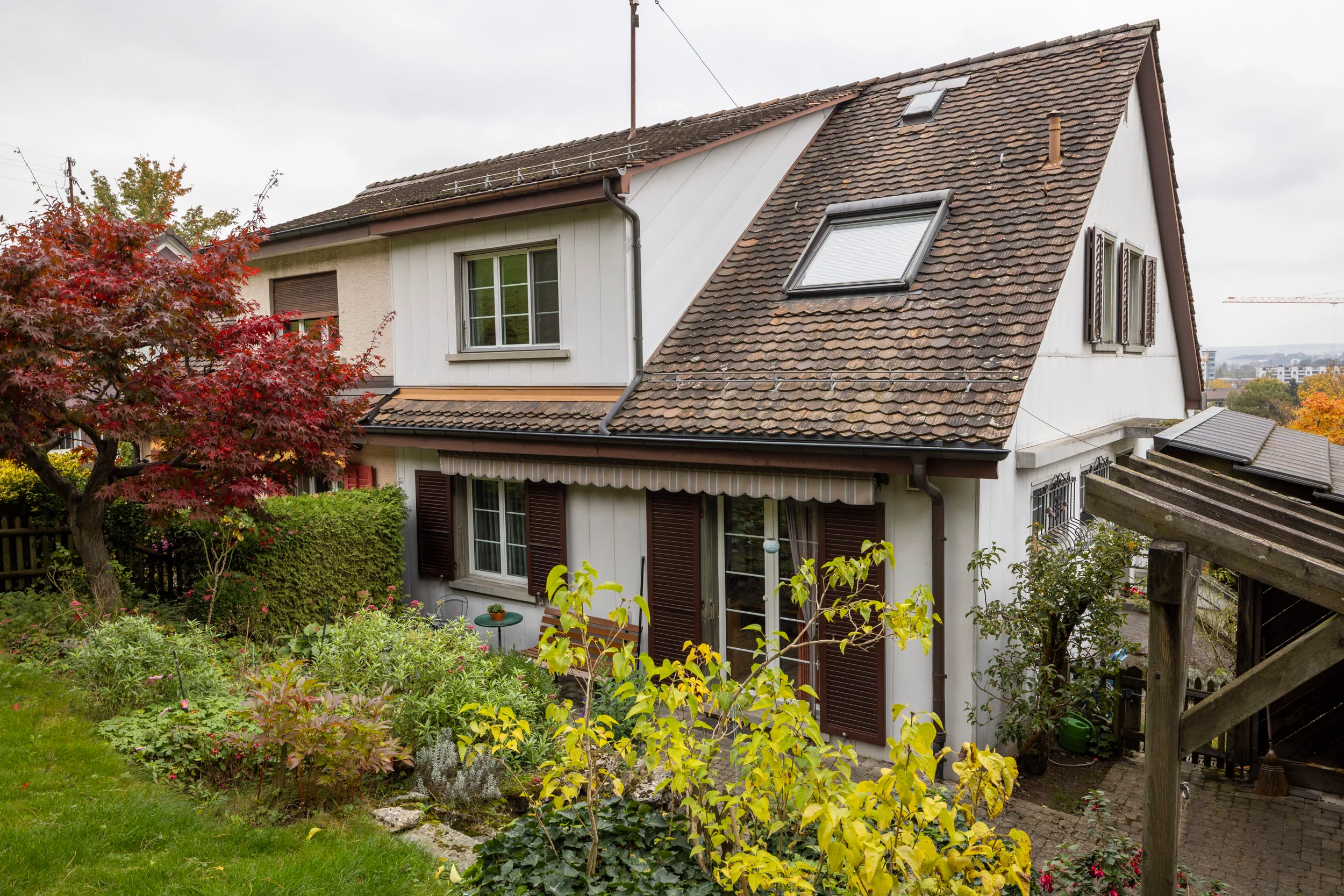 Aussenansicht des Einfamilienhauses im Kreis 12