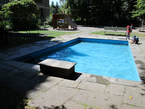 Planschbecken Föhrenwald
