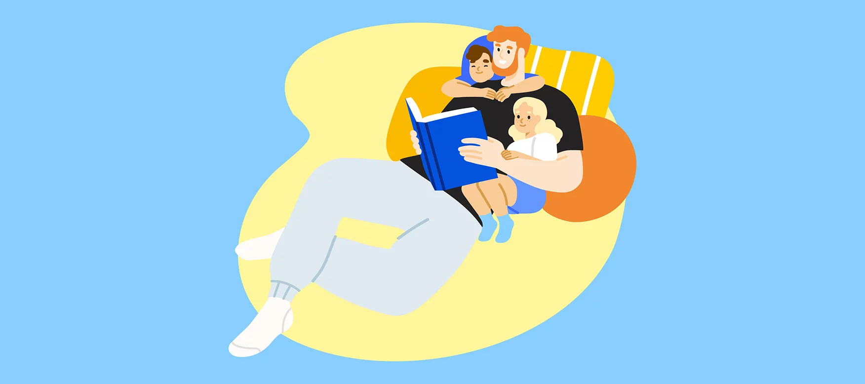 Ein Mann liest einem Buch vor und zwei Kinder hören aufmerksam zu.
