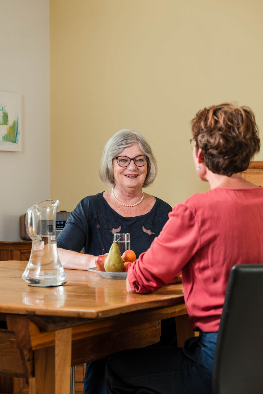 Hausbesuch bei einer Senior*in