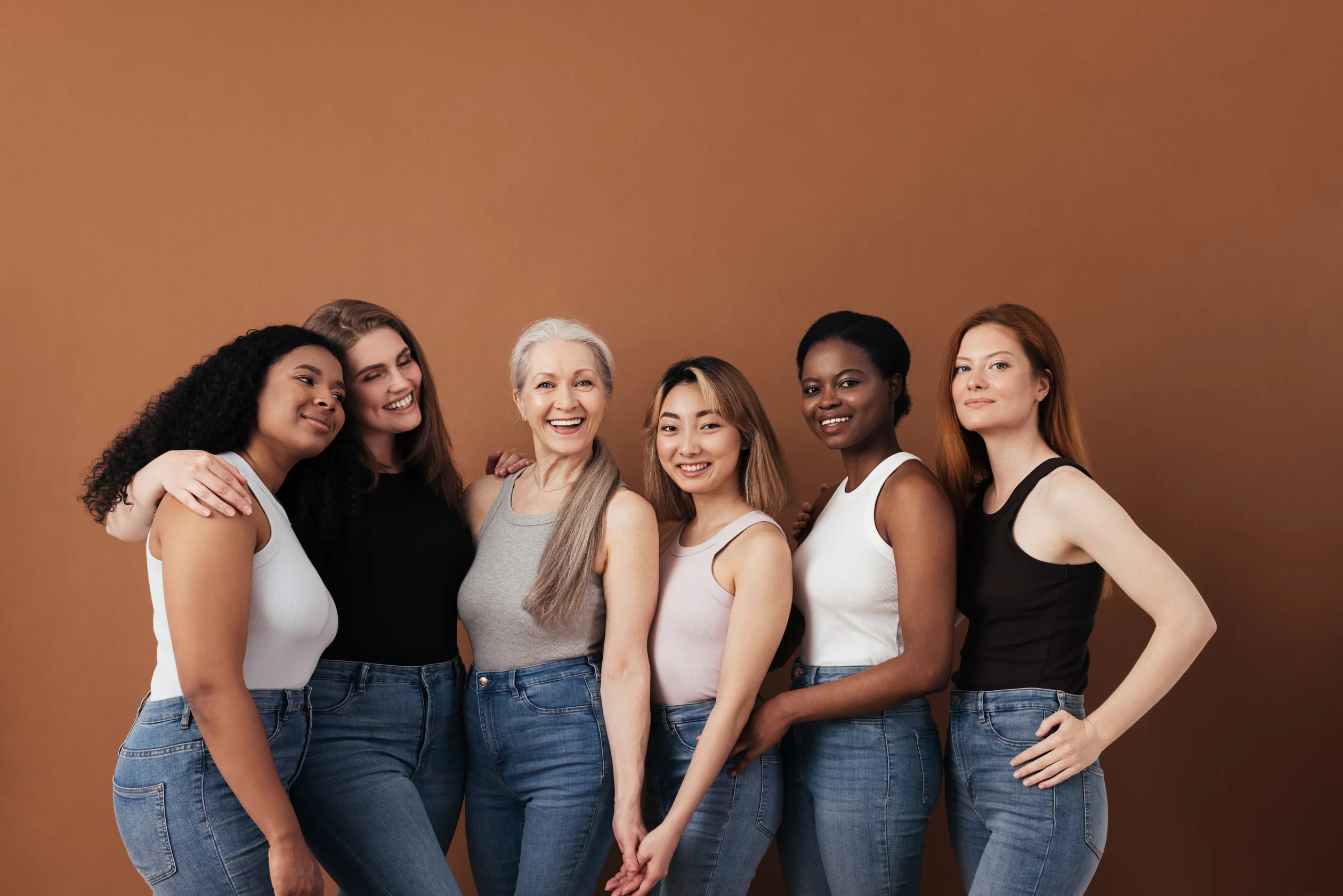 Gruppe Frauen auf einem Bild aus allen Teilen der Welt