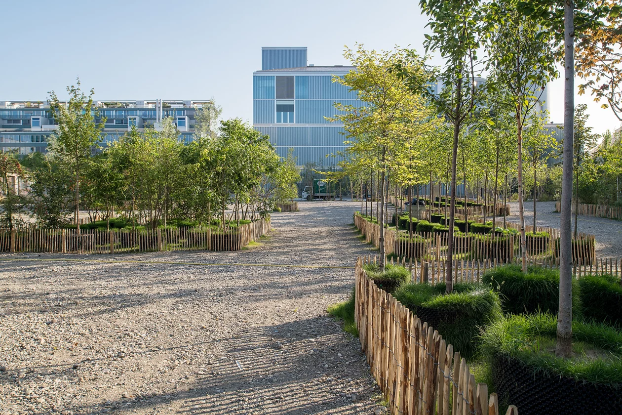 Blick auf den neuen temporären Quartierpark Josef-Areal