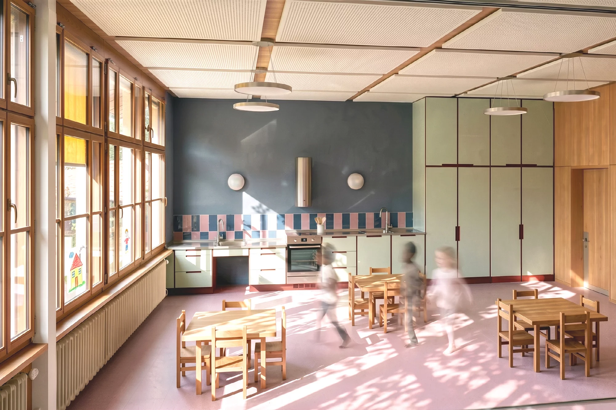 Visualisierung eines bunten Kindergartenzimmers.