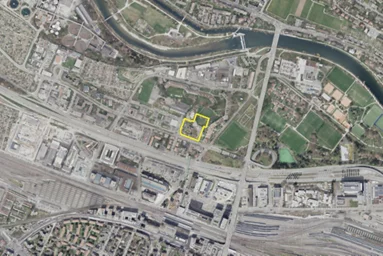 Gelber Perimeter auf dem Luftbild markiert den Wettbewerbsstandort.
