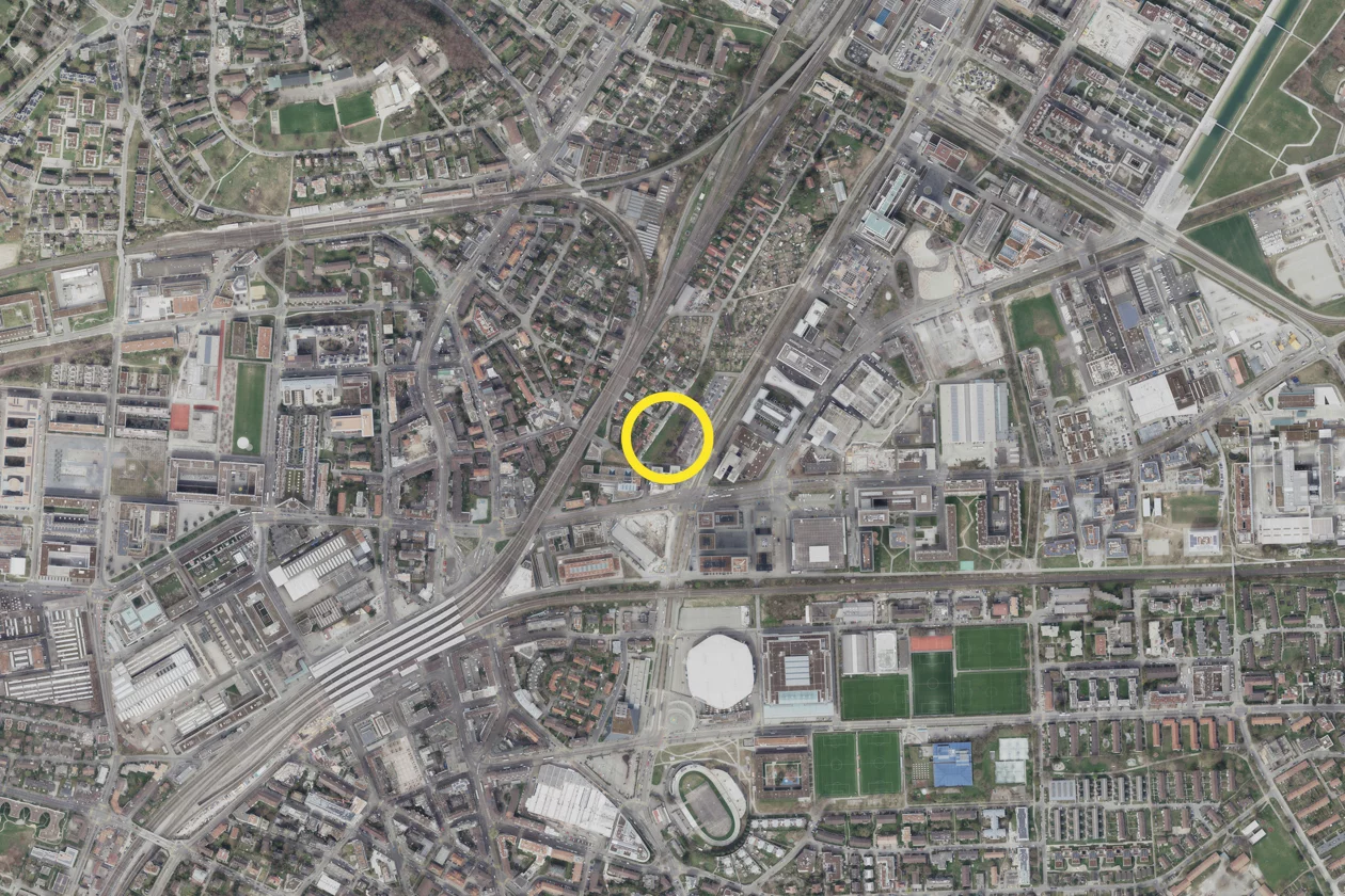 Gelber Perimeter auf dem Luftbild markiert den Wettbewerbsstandort.