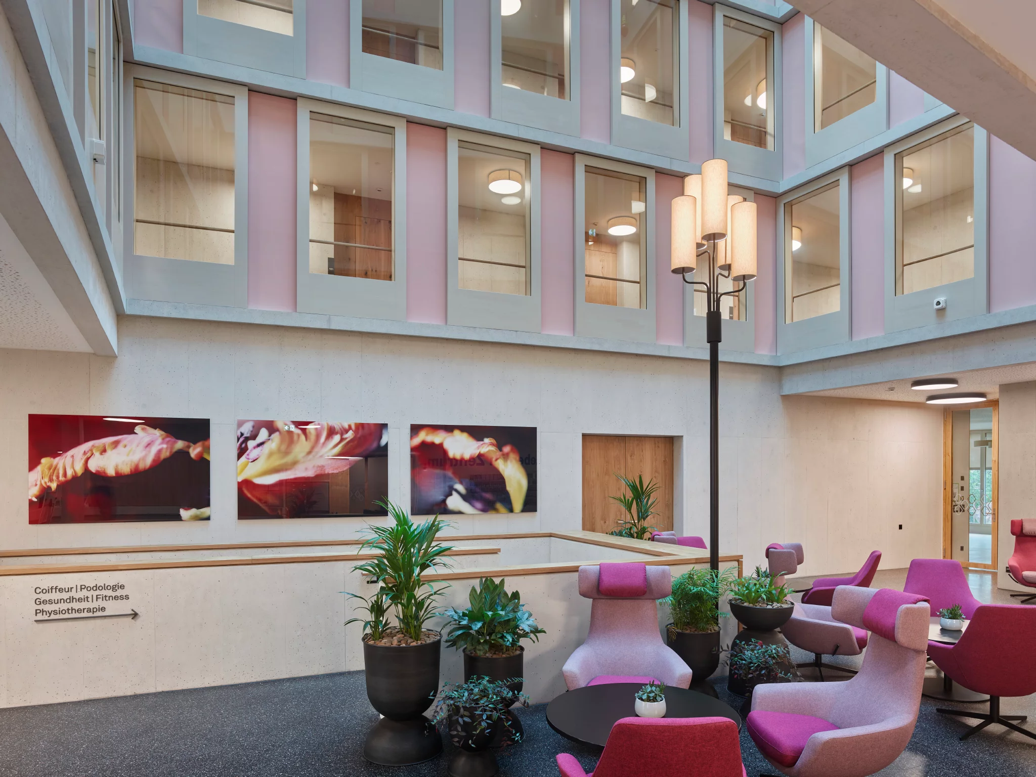 grüne Neonschrift: m&m+M=3M