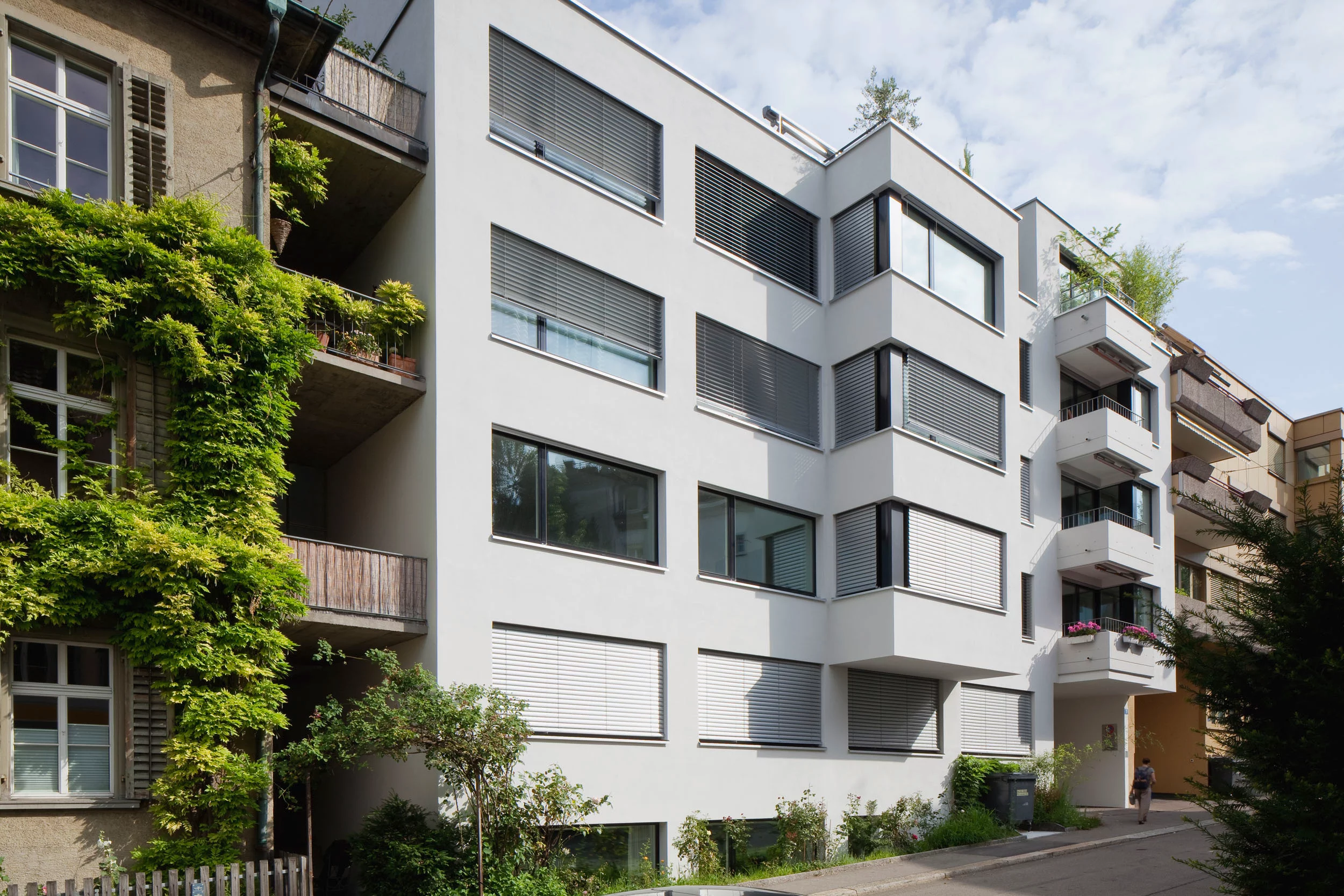 Aussenansicht des Mehrfamilienhauses im Kreis 6