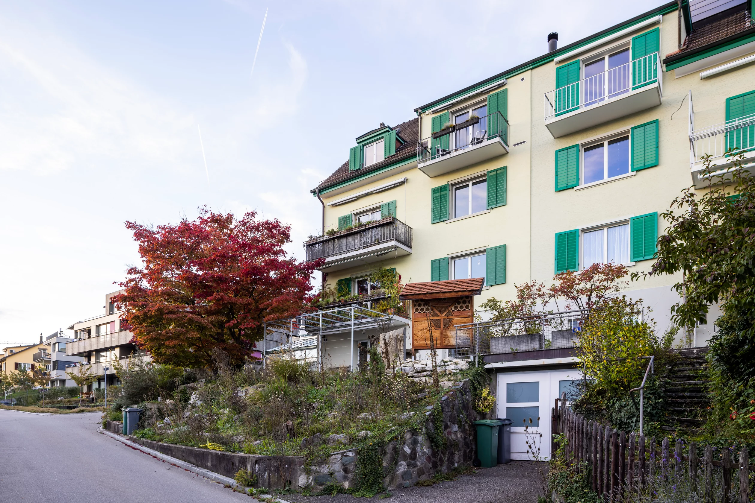 Aussenansicht des Mehrfamilienhauses im Kreis 10