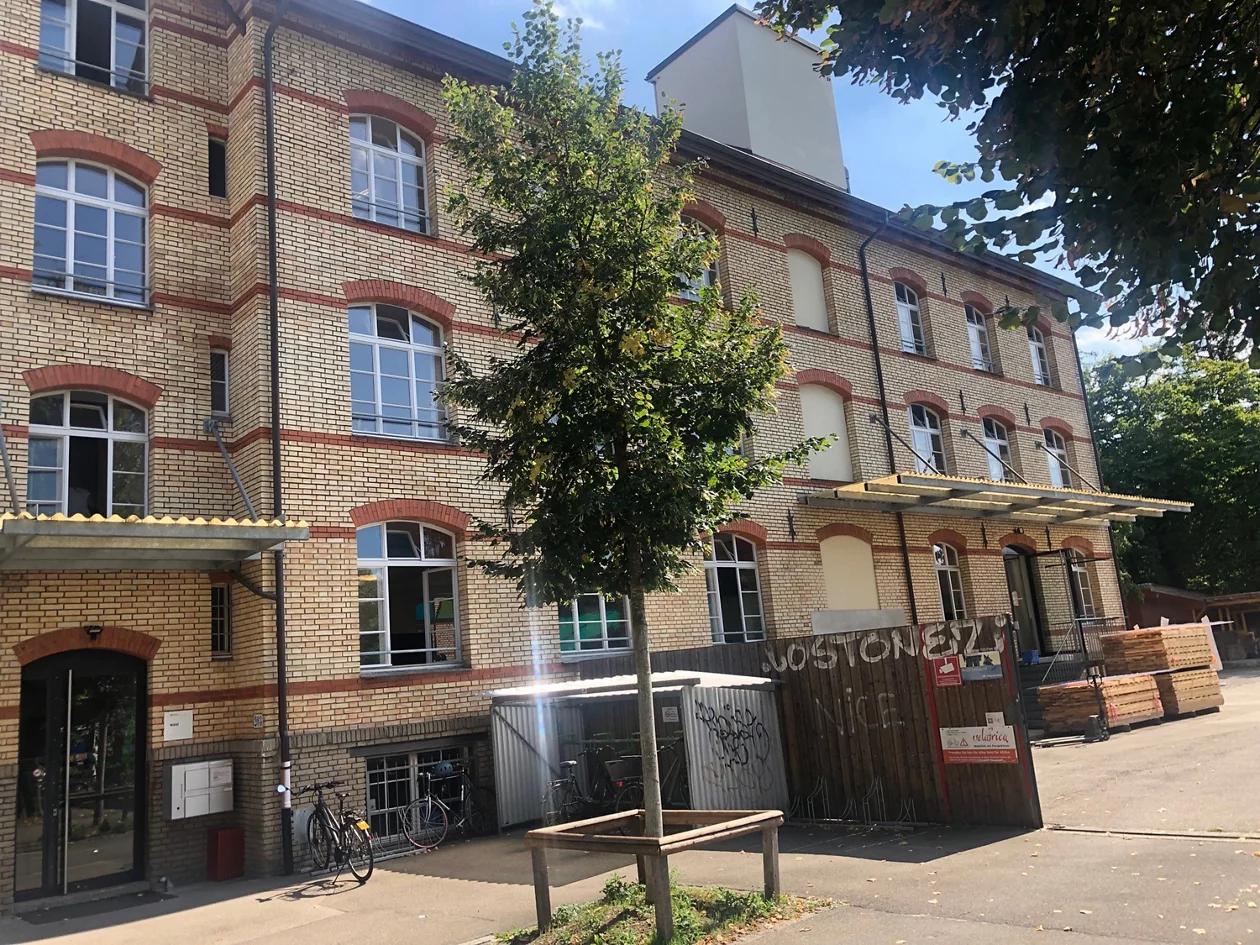 NAVI-Gebäude von aussen