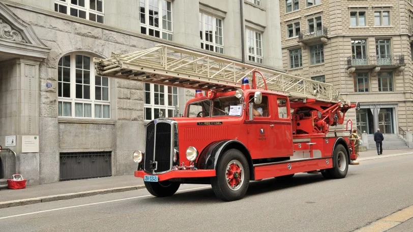 Oldtimer – Autodrehleiter
