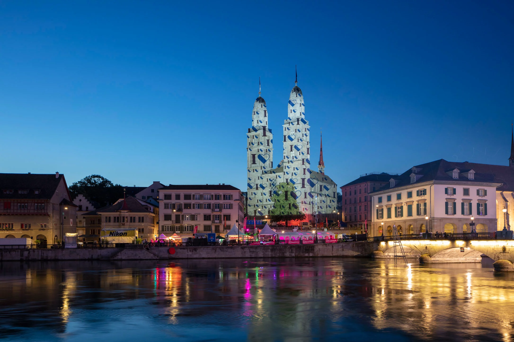 Projektion am Grossmünster