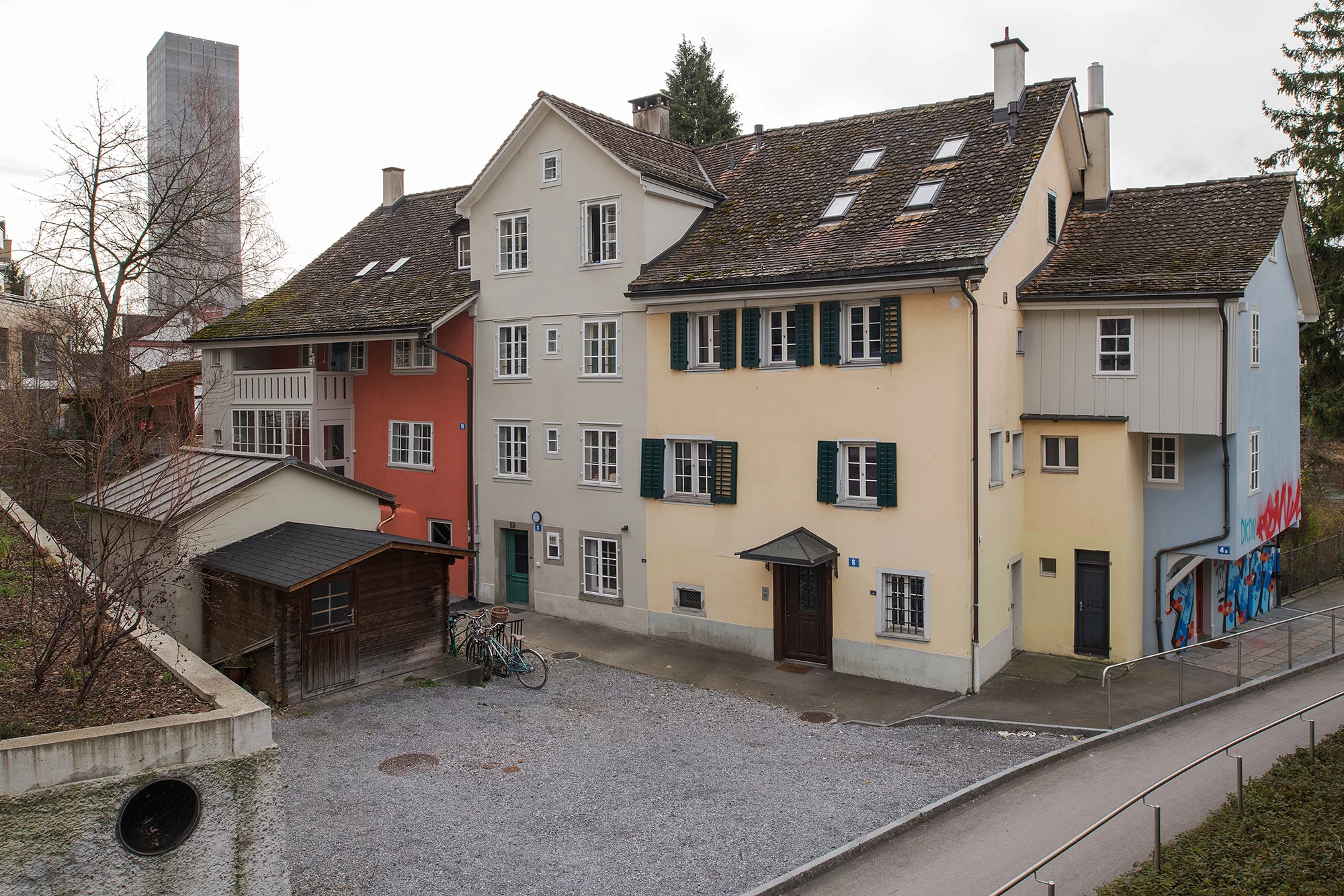 Aussenansicht Röschibachstrasse 4a, 8-10