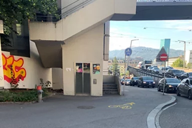 Röschibachstrasse vor den Massnahmen für den Fussverkehr
