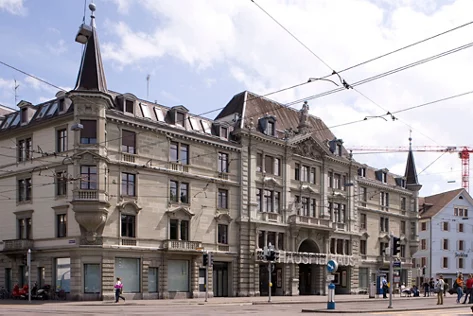 Gelber Perimeter auf dem Luftbild markiert den Wettbewerbsstandort.