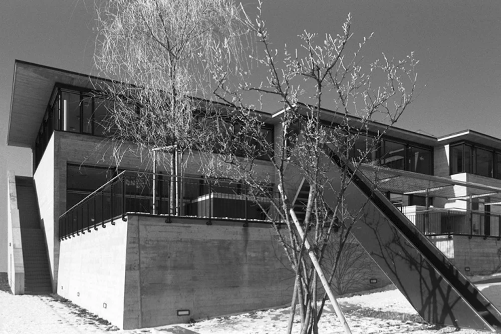 Archivaufnahme Aussenansicht der Schulanlage Rütihof.