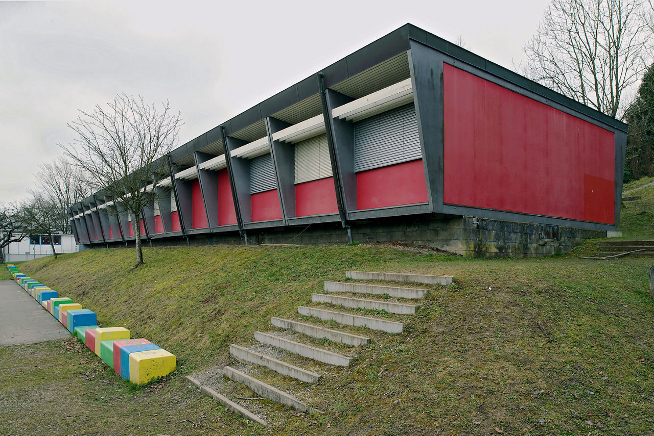 Blick auf den Variel-Schulpavillon am Rebenweg