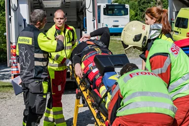 Den Dozierenden steht eine umfassende Infrastruktur zur Verfügung, um praxisnahe und vielfältige Unterrichtseinheiten zu gestalten. 