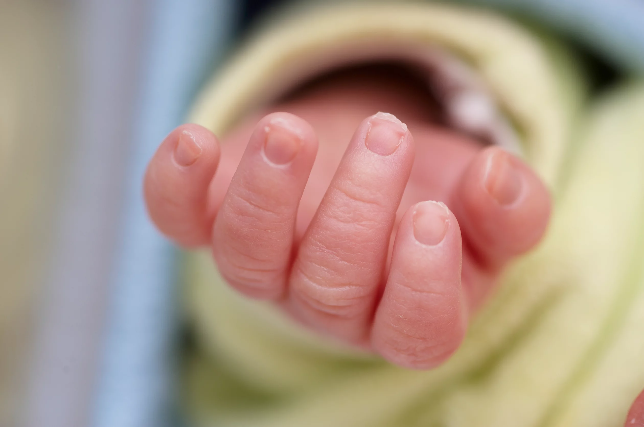 Nahaufnahme einer Hand eines Babies