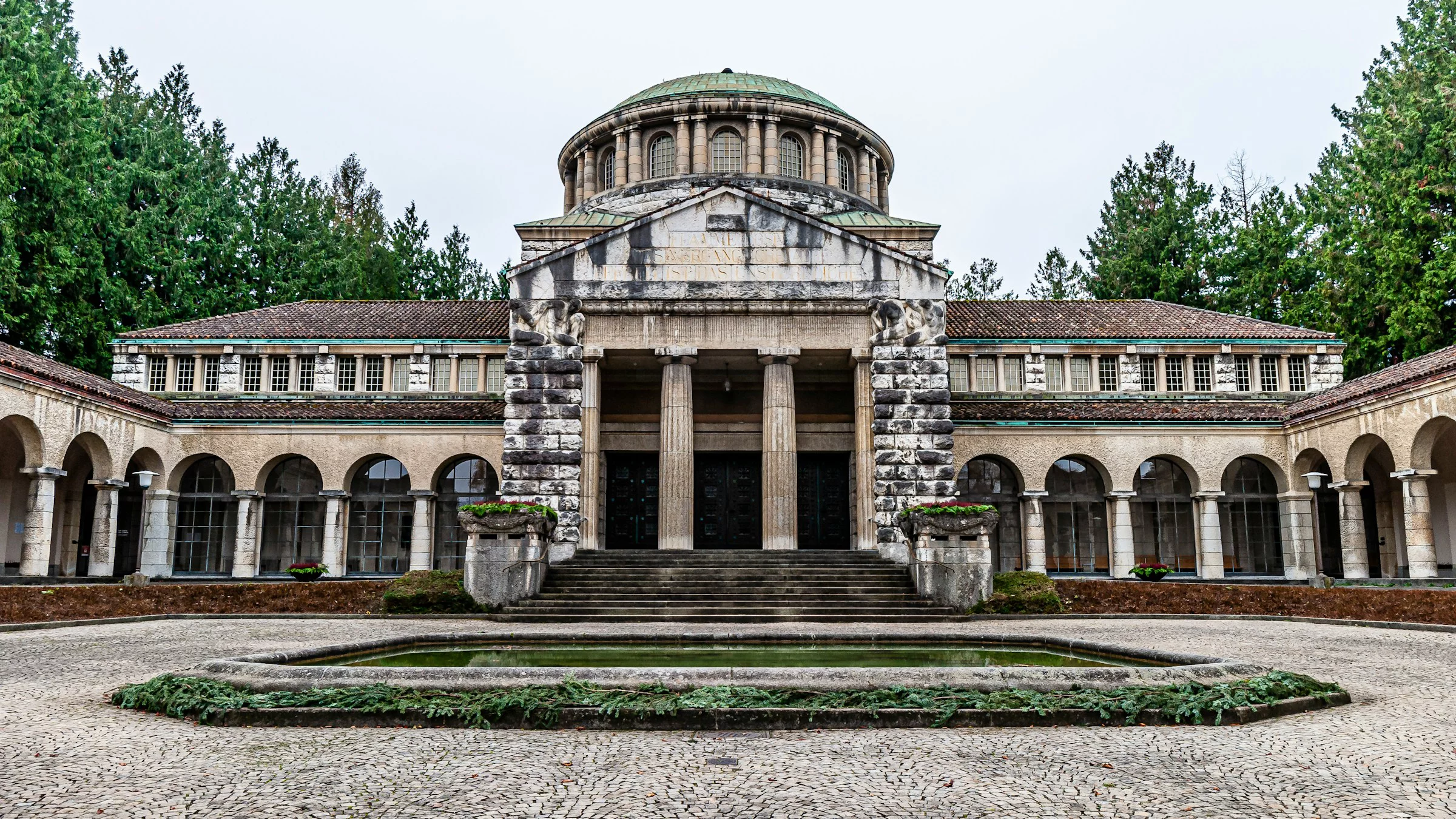 Aussenansicht des Krematorium Sihlfeld