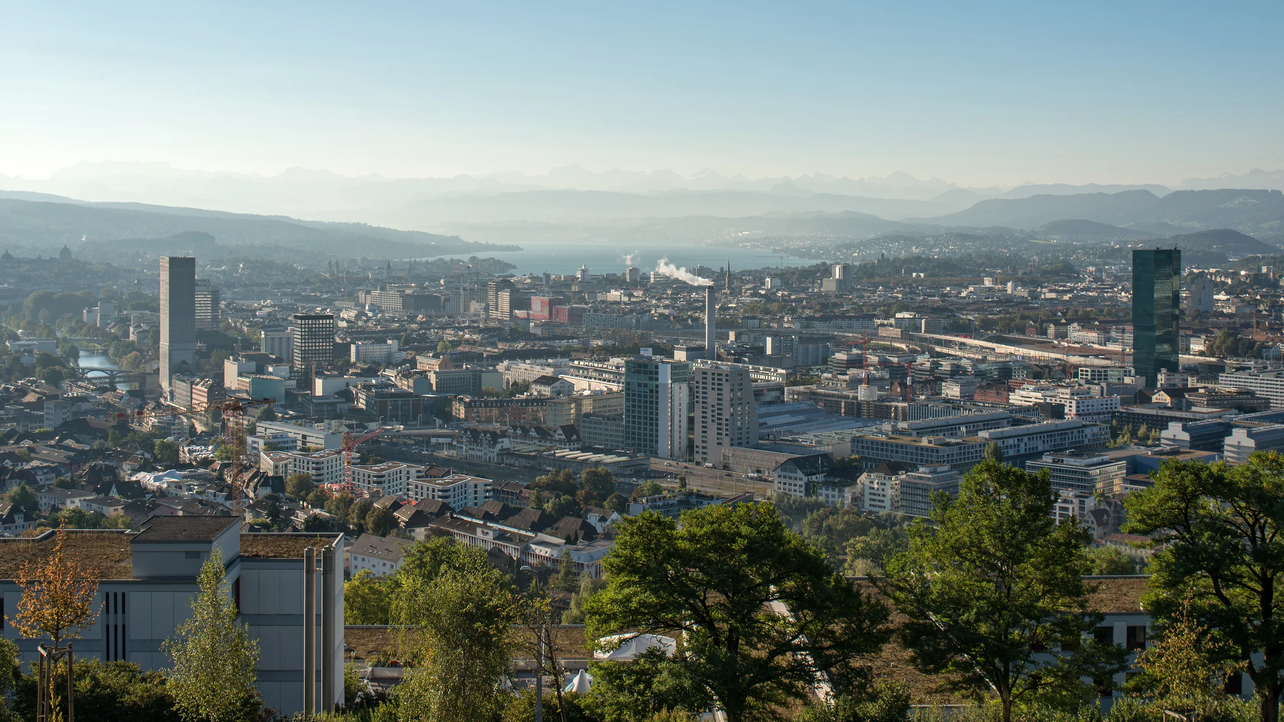 Ausblick von der Waid über die Stadt Zürich