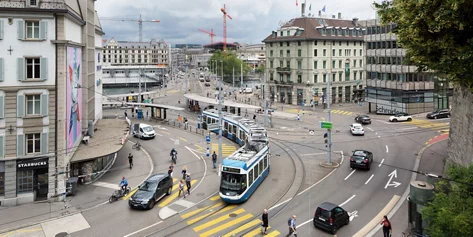 Blick auf das Central, man sieht Tram und Autos