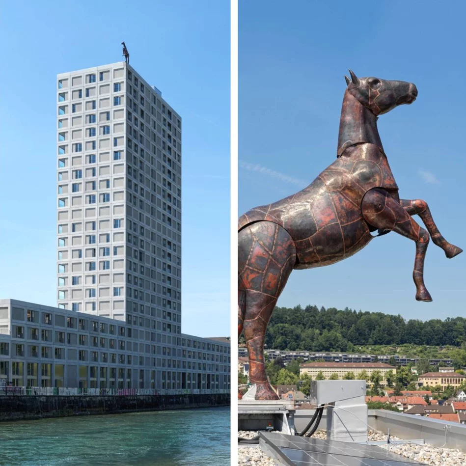 Ansicht Wohnhaus Depot Hard und das Kunstwerk - das Pferd - von der Nöhe auf dem Dach des Wohnhauses Depot Hard